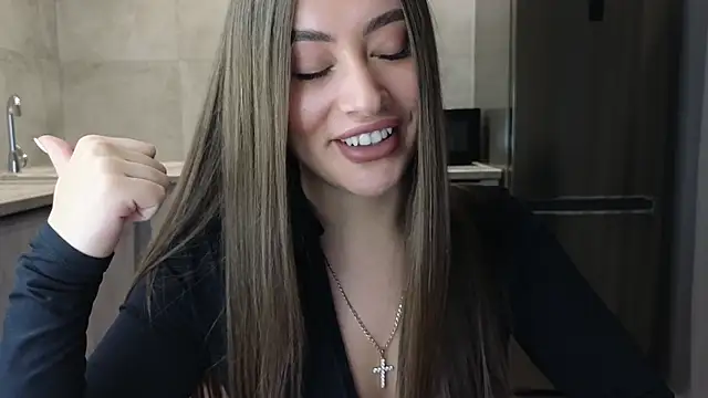 Snapshot of Cinderella____ chatting on February 21, 10:37 pm Cinderella online show from February 21, 10:37 pm