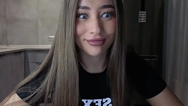 Snapshot of Cinderella____ chatting on November 10, 8:58 pm Cinderella online show from November 10, 8:58 pm