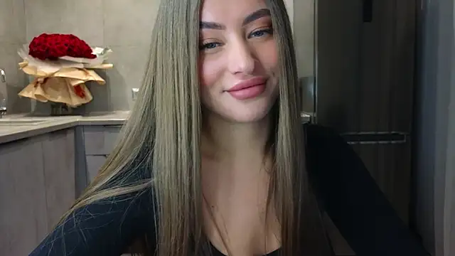 Snapshot of Cinderella____ chatting on March 22, 11:31 pm Cinderella online show from March 22, 11:31 pm