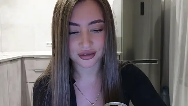 Snapshot of Cinderella____ chatting on February 23, 8:44 pm Cinderella online show from February 23, 8:44 pm