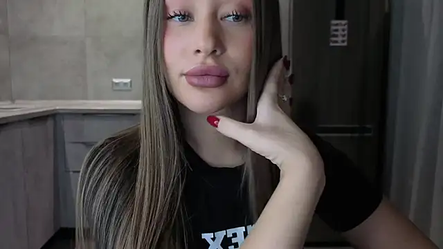 Snapshot of Cinderella____ chatting on November 18, 8:56 pm Cinderella online show from November 18, 8:56 pm