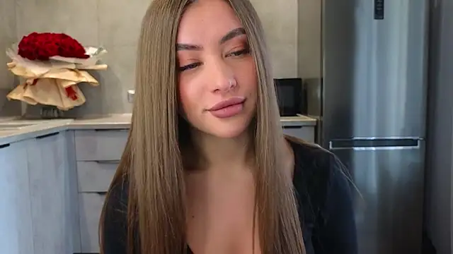 Snapshot of Cinderella____ chatting on March 23, 2:37 am Cinderella online show from March 23, 2:37 am