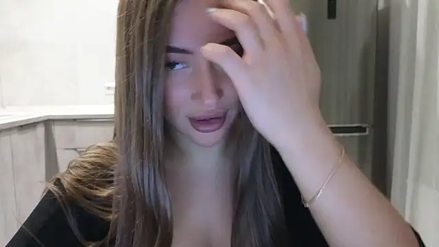 Snapshot of Cinderella____ chatting on March 3, 10:20 pm Cinderella online show from March 3, 10:20 pm