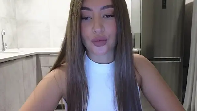 Snapshot of Cinderella____ chatting on February 26, 9:09 pm Cinderella online show from February 26, 9:09 pm