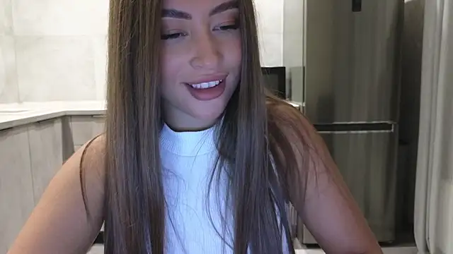 Snapshot of Cinderella____ chatting on February 27, 12:14 am Cinderella online show from February 27, 12:14 am