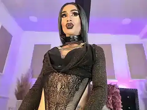 Snapshot of queen_satin chatting on December 3, 1:27 pm queen satin online show from December 3, 1:27 pm