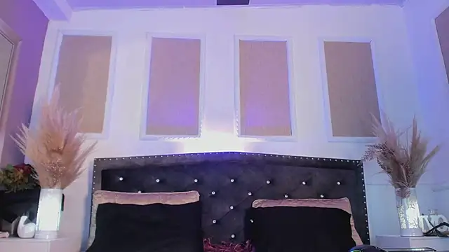 Snapshot of queen_satin chatting on March 15, 9:09 am queen satin online show from March 15, 9:09 am