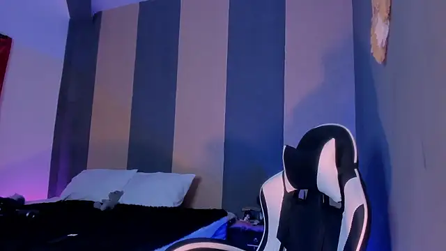 Snapshot of Kateryn_ chatting on March 4, 9:44 pm Kateryn online show from March 4, 9:44 pm