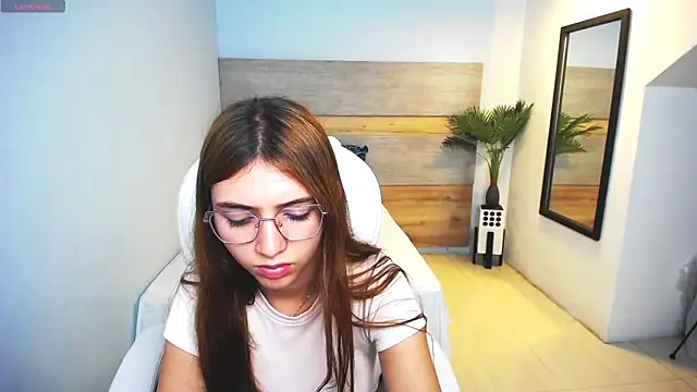 liseth fox online show from February 26, 12:41 am