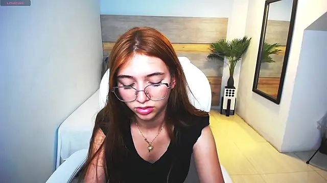 liseth fox online show from March 10, 11:06 pm