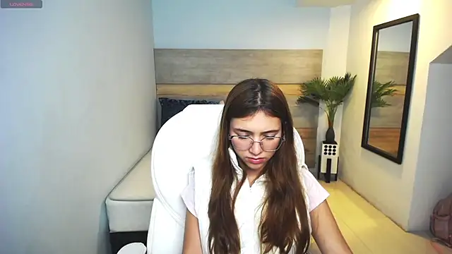 liseth fox online show from February 21, 7:54 pm