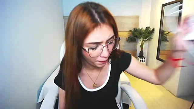 liseth fox online show from February 4, 1:23 am