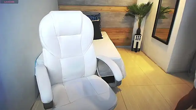 liseth fox online show from March 5, 10:21 pm