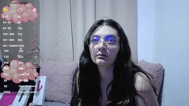 lessliee22  online show from July 5, 5:58 am