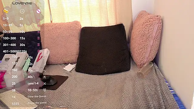 lessliee22  online show from April 23, 12:29 pm