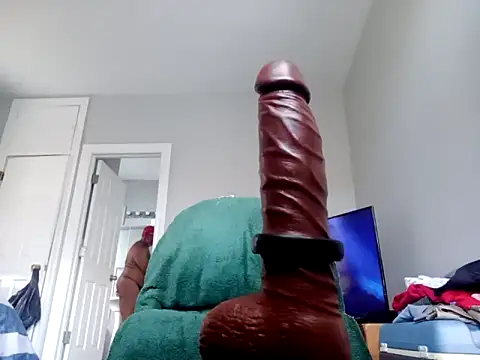 Snapshot of ChiRaqb8 chatting on October 4, 7:37 pm ChiRaqb8 online show from October 4, 7:37 pm