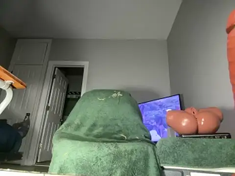 ChiRaqb8 online show from March 31, 8:05 am