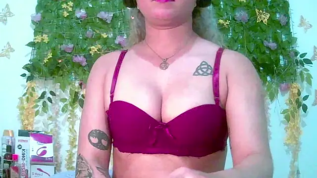 Crysrus online show from May 30, 1:45 am