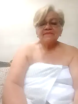 Snapshot of Madrastrahot69 chatting on September 16, 8:54 pm Madrastrahot69 online show from September 16, 8:54 pm