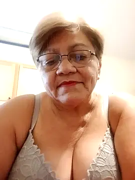 Madrastrahot69 online show from February 19, 7:00 pm