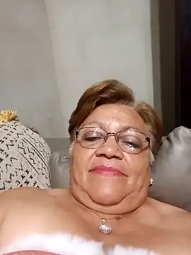 Madrastrahot69 online show from December 2, 4:25 am