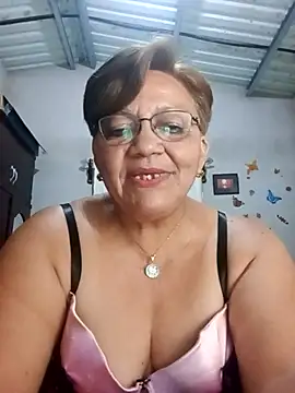 Madrastrahot69 online show from October 25, 3:49 am