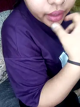 Snapshot of HEENA_022 chatting on January 31, 4:48 pm HEENA 022 online show from January 31, 4:48 pm