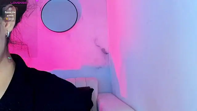 lara madisson online show from November 13, 6:39 am