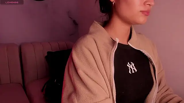 Snapshot of lara_madisson chatting on January 16, 4:16 am lara madisson online show from January 16, 4:16 am