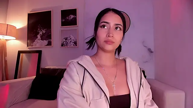 Snapshot of lara_madisson chatting on March 2, 4:46 am lara madisson online show from March 2, 4:46 am