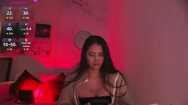 Snapshot of lara_madisson chatting on January 19, 5:55 am lara madisson online show from January 19, 5:55 am