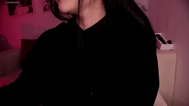 Snapshot of lara_madisson chatting on October 3, 9:22 am lara madisson online show from October 3, 9:22 am
