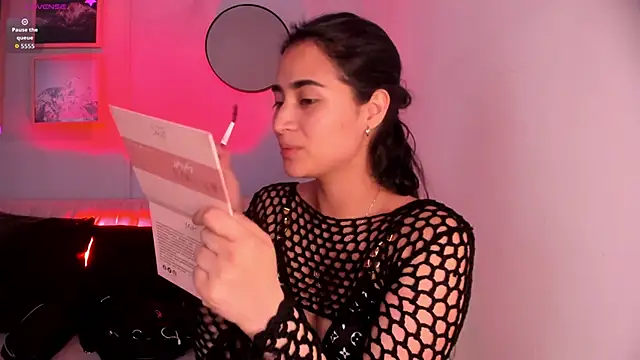 lara madisson online show from November 4, 6:28 am