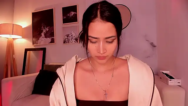 Snapshot of lara_madisson chatting on March 2, 5:08 am lara madisson online show from March 2, 5:08 am