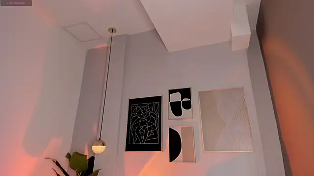lara madisson online show from June 6, 5:56 am