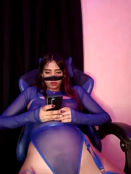 ---sophia--- online show from November 4, 6:06 am