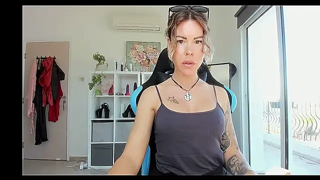 Lara Bergmann online show from February 24, 10:38 am