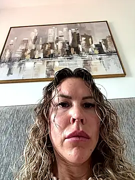 Snapshot of Lara_Bergmann chatting on May 18, 9:47 am Lara Bergmann online show from May 18, 9:47 am