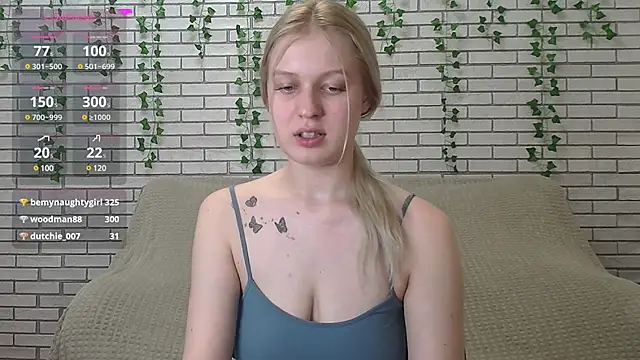 Snapshot of EmiliaDuchess chatting on February 1, 3:50 pm EmiliaDuchess online show from February 1, 3:50 pm