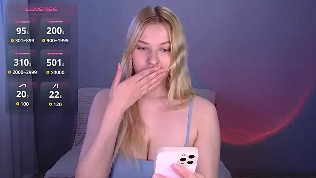 Snapshot of EmiliaDuchess chatting on June 7, 9:58 am EmiliaDuchess online show from June 7, 9:58 am