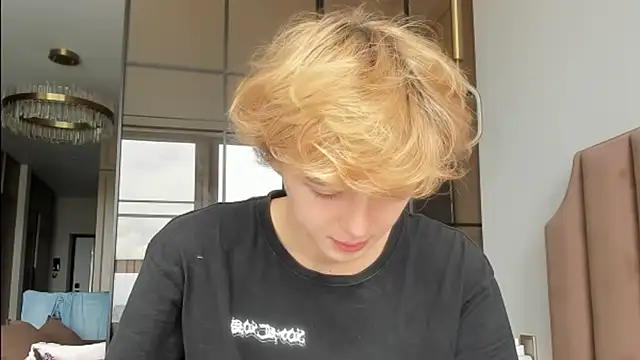 agelandreww online show from May 17, 8:14 am