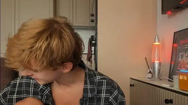 agelandreww online show from May 30, 9:59 am
