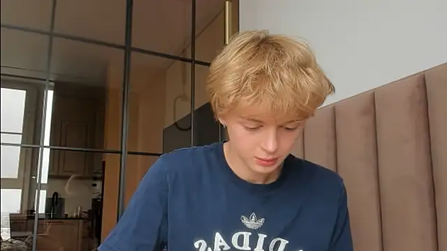 agelandreww online show from April 18, 11:23 am