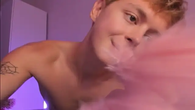 agelandreww online show from October 24, 4:06 pm