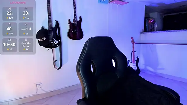 lilpervertgirl online show from October 18, 5:09 am