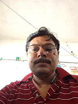 Snapshot of Srmotrs chatting on June 7, 11:59 am Srmotrs online show from June 7, 11:59 am