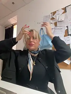 Arabellalee23 online show from March 15, 8:43 pm