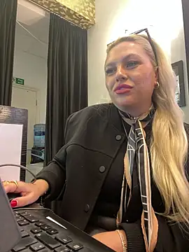 Arabellalee23 online show from March 12, 6:53 pm