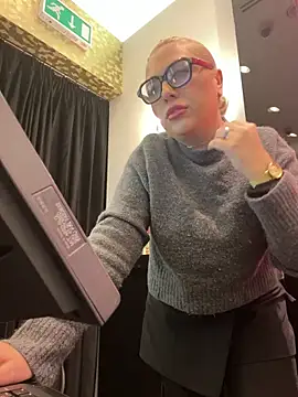 Arabellalee23 online show from February 10, 11:46 am