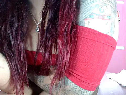 escarlett hott online show from October 29, 4:00 am